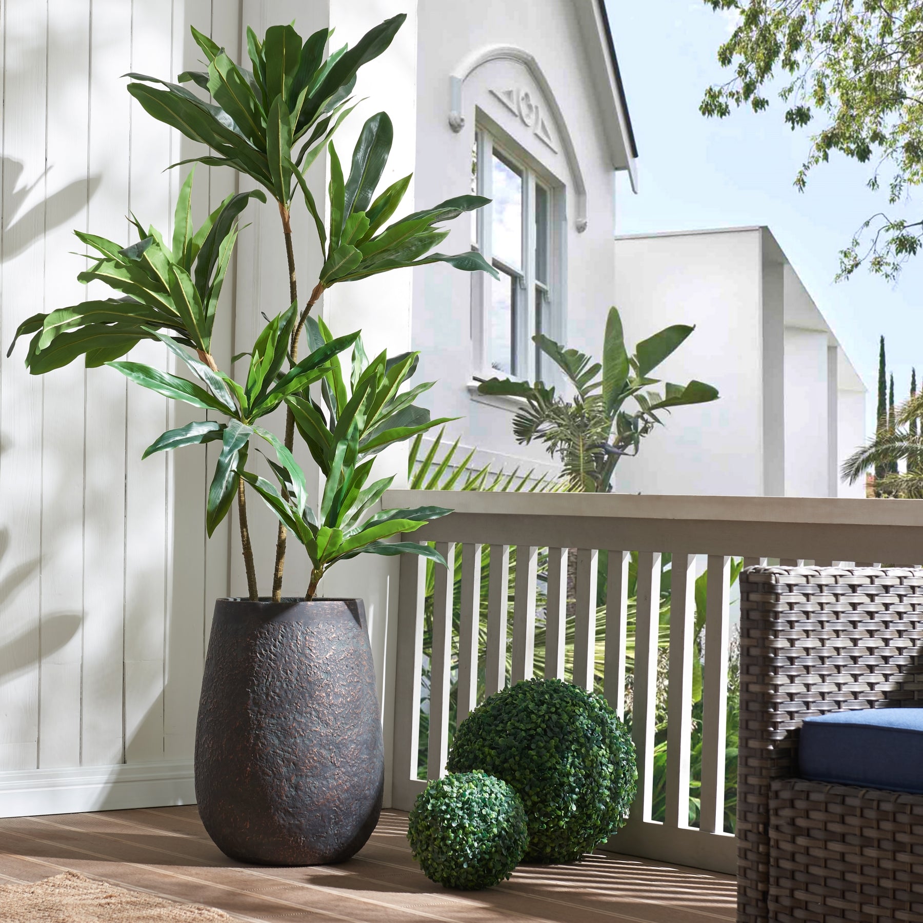 20 pots for plants 20" H Weathered Concrete Tall Planter, Black Large Outdoor Indoor Deco – Wallowa Design